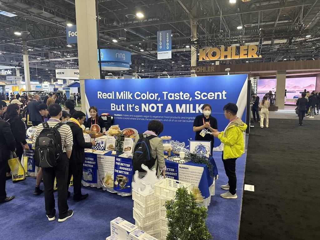 ces-is-huge-and-the-dinner-is-what-you-remember